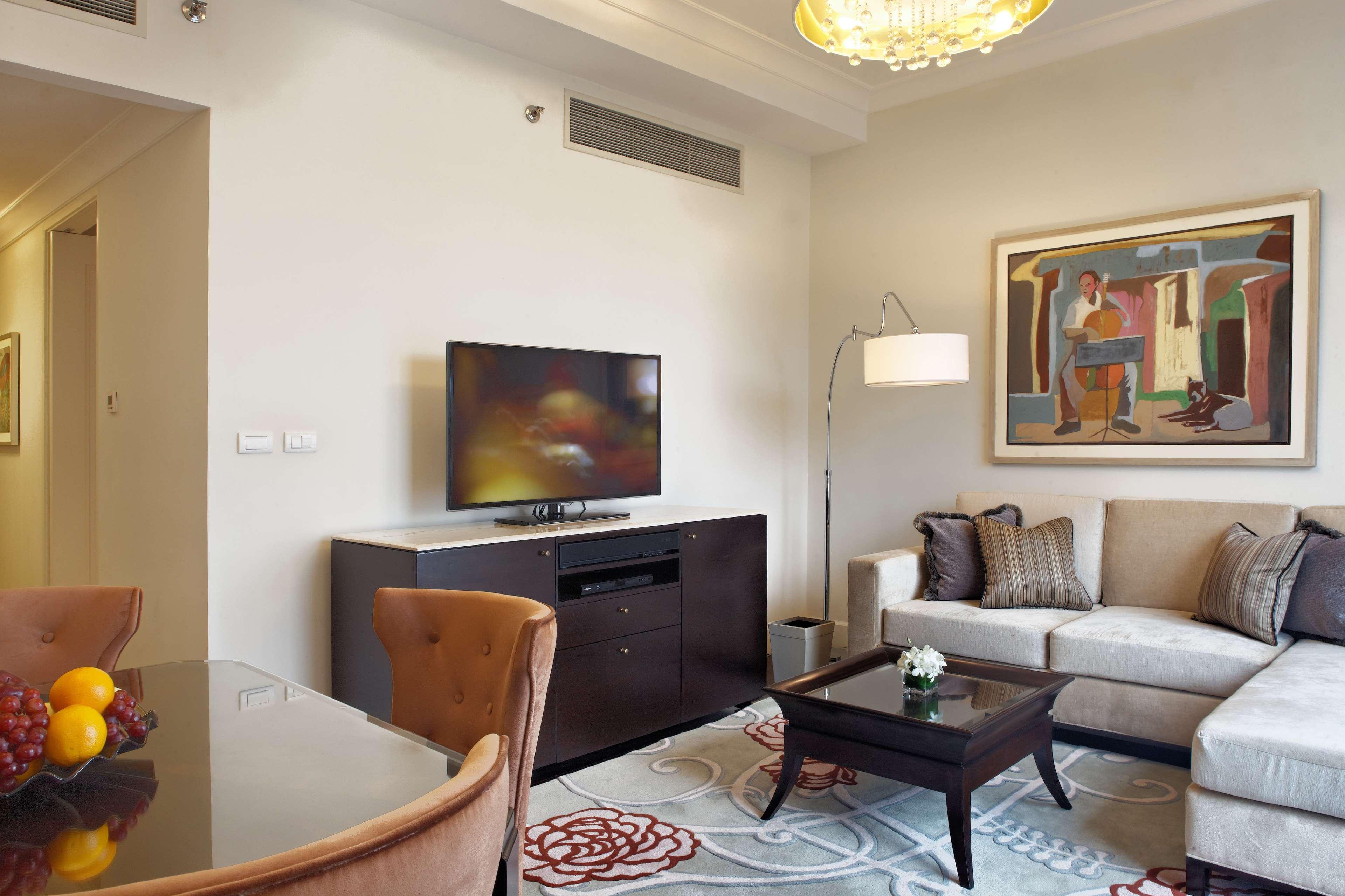 Raffles Makati Hotel Makati City Kültér fotó