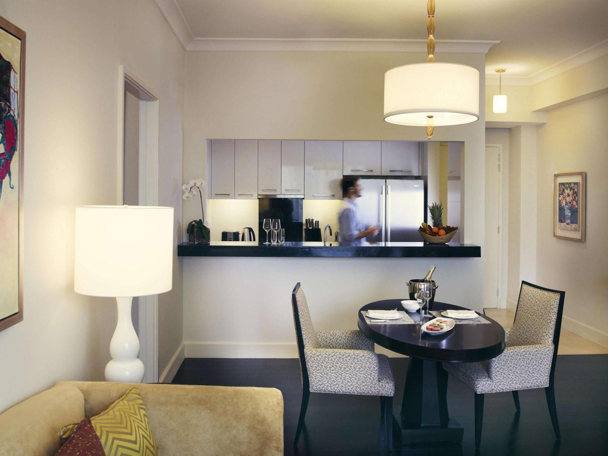 Raffles Makati Hotel Makati City Kültér fotó