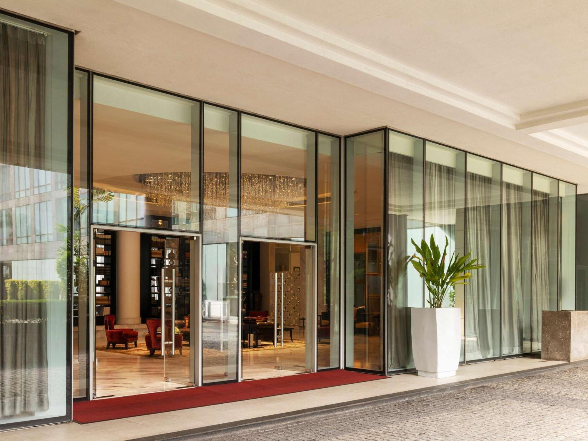 Raffles Makati Hotel Makati City Kültér fotó